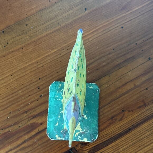 Primitive Metal Chicken Folk Art Purple Yellow Green 7 Inches - Picture 8 of 11